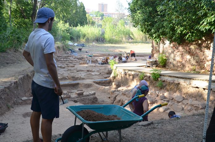 AjuntaMartorell's tweet photo. 🔨El @cemartorell confirma les campanyes d’excavacions, però sense estudiants ni portes obertes

➡️https://t.co/rlSsXhgqYF https://t.co/PI6ldqasVU