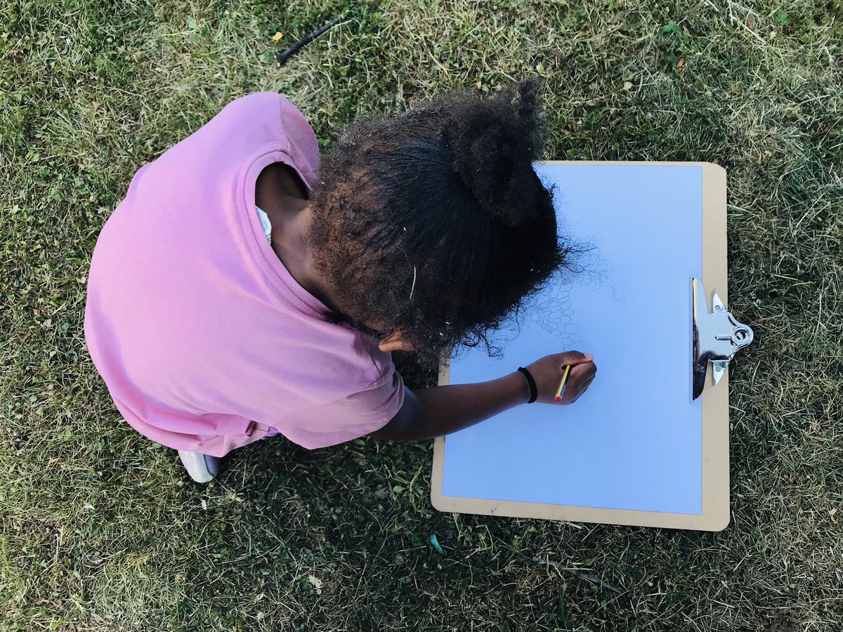 Christchurchsw9's tweet photo. Observational drawing making use of our wonderful outdoor space, the joys of creation and cultivating our talented artists. #nuturingcreativity #joyfullearning https://t.co/44vqb6vWXp
