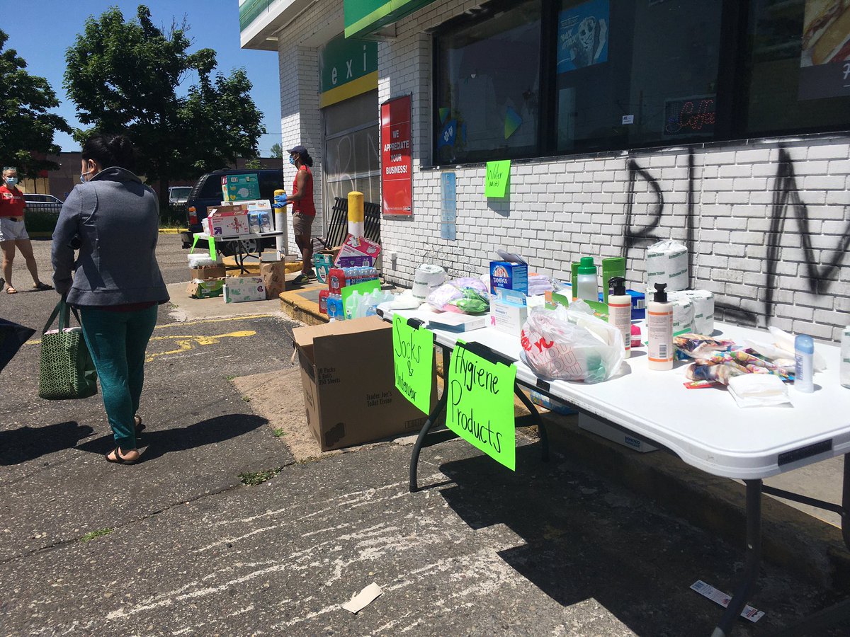 FrederickMelo's tweet image. In St. Paul’s Midway, the notorious BP gas station at University and Hamline Avenue in St. Paul has been closed for weeks, but Sherburne Avenue residents have found a new use for it: a pop-up hand sanitizer, diaper and grocery station. Take what you need, drop off what you can.