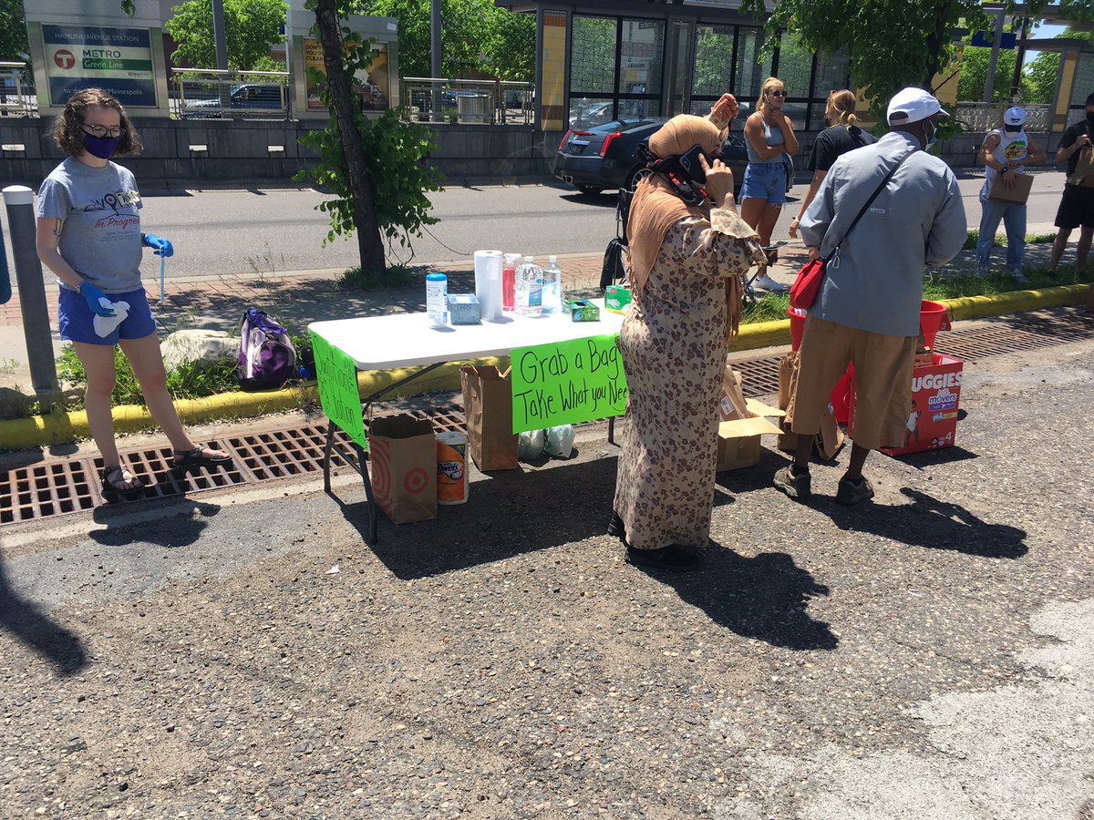 FrederickMelo's tweet image. In St. Paul’s Midway, the notorious BP gas station at University and Hamline Avenue in St. Paul has been closed for weeks, but Sherburne Avenue residents have found a new use for it: a pop-up hand sanitizer, diaper and grocery station. Take what you need, drop off what you can.