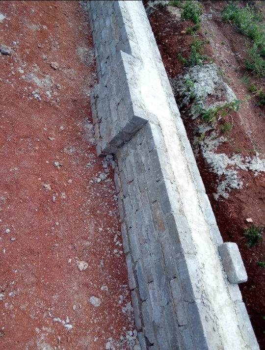Hlayisanisono's tweet photo. Just because I'm a girl doesn't mean I'm like the rest. #MeetYourBuilder🤗
#Mhanibuildara 👷‍♀️
Ndzi Ntombhi ya Mutsonga😍
#TsongaDrive https://t.co/P3PmNfVOXt