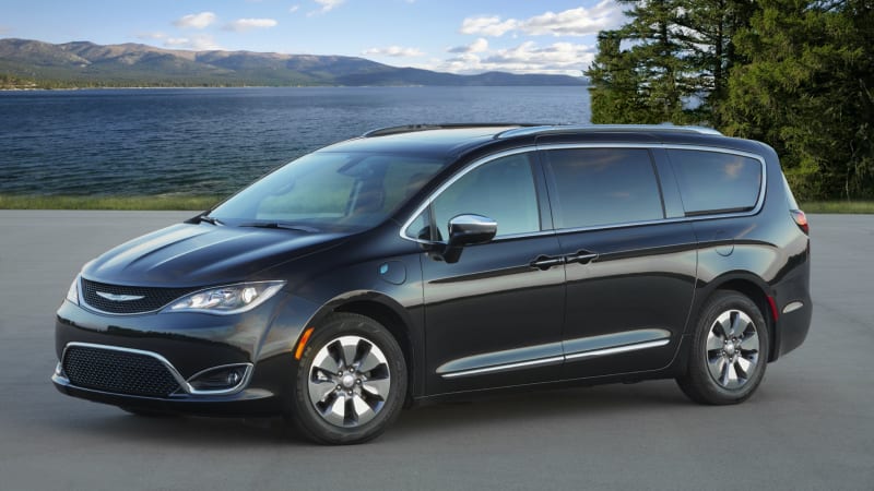 SimiValleyCDJR's tweet image. An IIHS Top Safety Pick for 2019, the Chrysler Pacifica is packed with safety and security features that’ll give you greater peace of mind no matter where the road takes you.

Learn more about the 2020 Chrysler Pacifica: bit.ly/2XRR43K

#SimiValleyCDJR #ChryslerPacifica