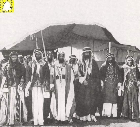 Awter9's tweet photo. هجر بن وتيد : أمير الفداغة من سنجارة من قبيلة شمر في الشام  التقطت الصورة عام 1911 م حيث يظهر الشيخ هجر بعقاله المقصب رمزاً للإمارة . https://t.co/mjIEccAbo9