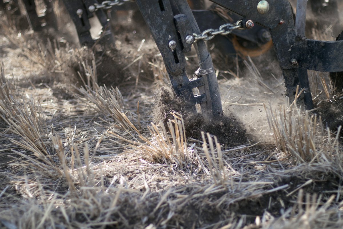 The perfect separation of seed &amp; fert is achieved through the original #innovative #seedhawk dual knife system. The seed knife covers the fert with soil b4 placing the seed, this creates a barrier between them preventing seed burn &amp; allowing the seed early access to nutrients!