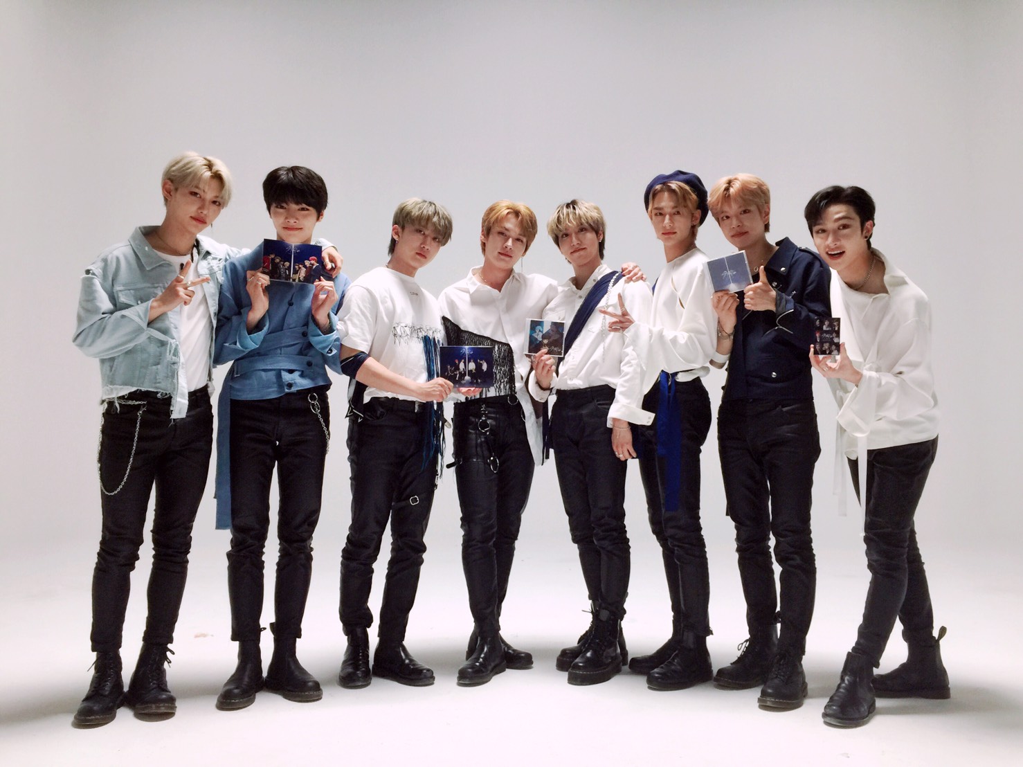 Stray Kids Japan Official on X: Stray Kids Japan Official on X: