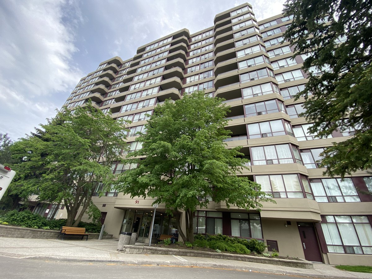 CertBuildSys's tweet image. Unfortunately the Property Manager was off today due to her husband isn't feeling well.  No problem, our @CertBuildSys technician and Justin the #superintendents worked together to maintain the #HVAC system in this #Mississauga condominium.  #propertymanagement #HVAC