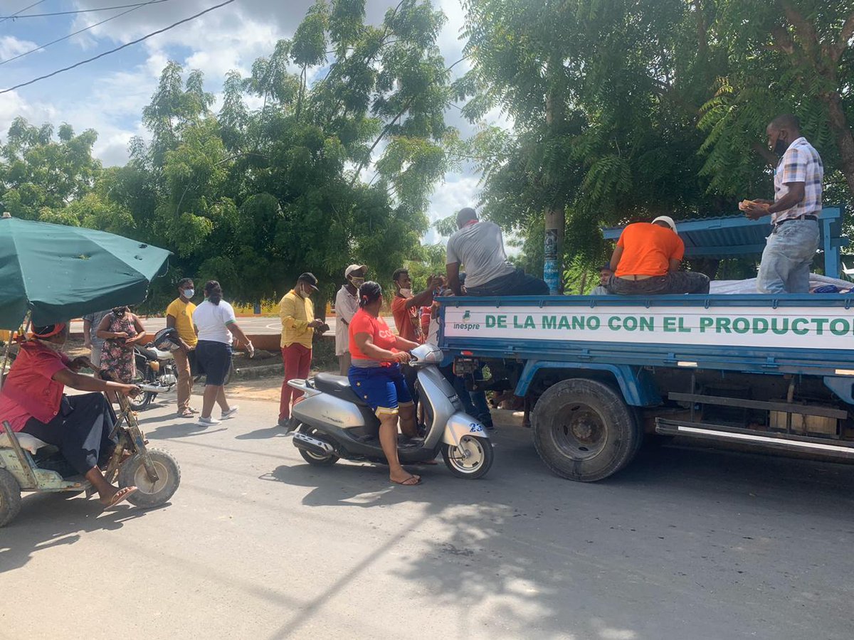 InespreRD's tweet photo. En San Pedro de Macorís también estamos llevando comida barata y de calidad a todos sus residentes con nuestras #BodegasMóviles . ¡Seguimos trabajando para ti! #Inespre #InespreRD https://t.co/n2exCTTJhj