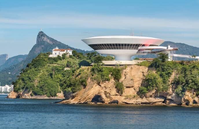SoudeNiteroi1's tweet photo. 4 Museus em Niterói pra ir depois da quarentena:

1- Solar do Jambeiro, São Domingos.

2- Museu Janete Costa, Ingá.

3- Museu de Arqueologia de Itaipu – MAI, Itaipu.

4- Museu de Arte Contemporânea (MAC), Boa Viagem. https://t.co/Dg2sz7DifB