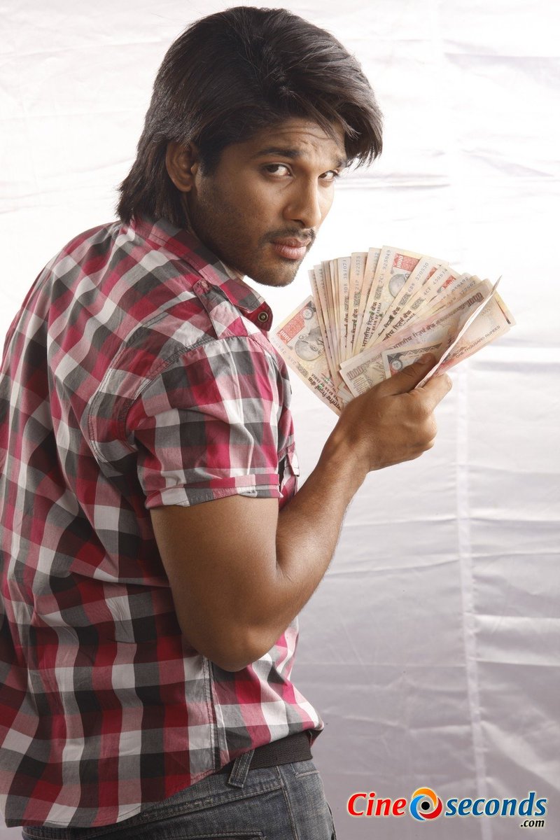 King_Raj7's tweet photo. The movie received all major Filmfare Awards, a rare record.
DECADE FOR VEDAM https://t.co/si7LXRX2Ix