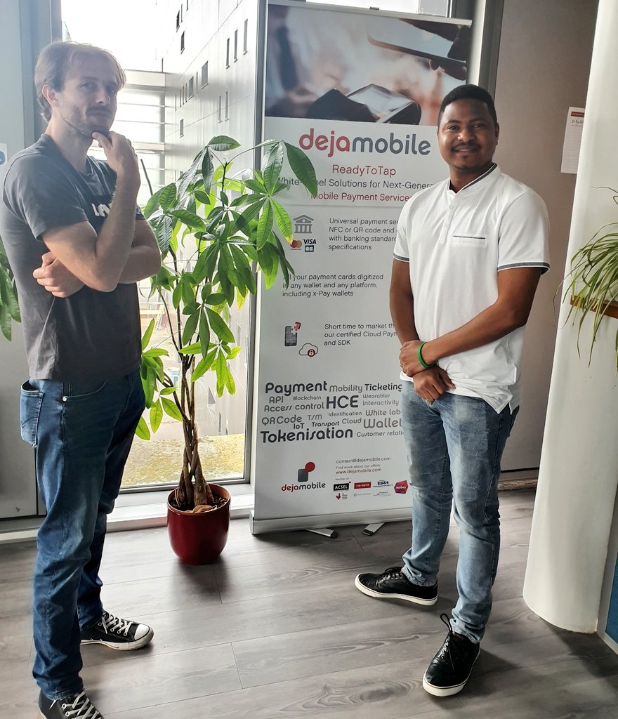 Bienvenus à nos derniers arrivants Renaud et Leini qui ont rejoint la #DejaTeam! Nous sommes ravis d'avoir pu les intégrer dans nos locaux dans les meilleures conditions possibles.