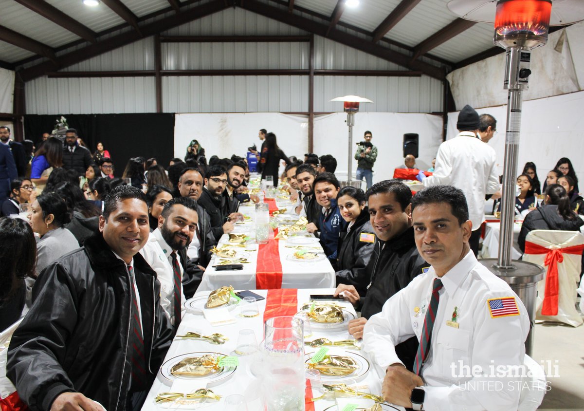 TheIsmailiUSA's tweet photo. Service to others is not just an Islamic tradition but one found in many faiths and cultures, where the Golden Rule is a common cardinal virtue. Read more about the Tradition of Service at https://t.co/HfiDhayGFf #Ismaili #OneJamat #IVC100 #IsmailiVolunteerCorps #ICERV https://t.co/DSNYx8dC5S