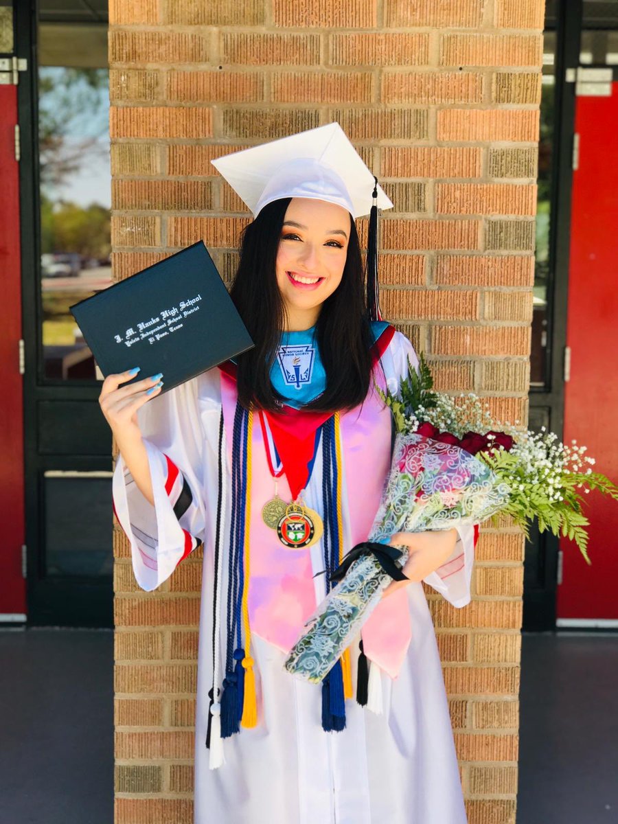 Congratulations to the Hanks Clas of 2020 Valedictorian, America Carrera. She will be attending @UTEP this fall and will major in Nursing.