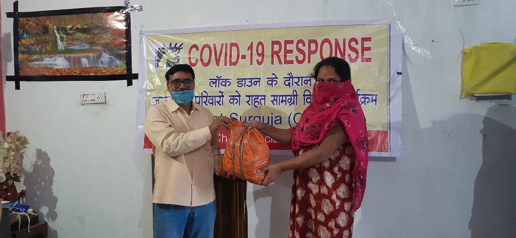 CCgpvs's tweet photo. #COVID19_support #THIRD_Gender
#CGPVS_Covid @relief @campaign #Resource_Moblized frm #CHIRAG_SOCIETY
Today #discussed_ThirdGender issue & planned future_stratgy for there #sustainable #Livilihood
Mangal pandy/Maya bhagat//Anil Mishra/Saraswati ji present. https://t.co/XRLmRWZHyd