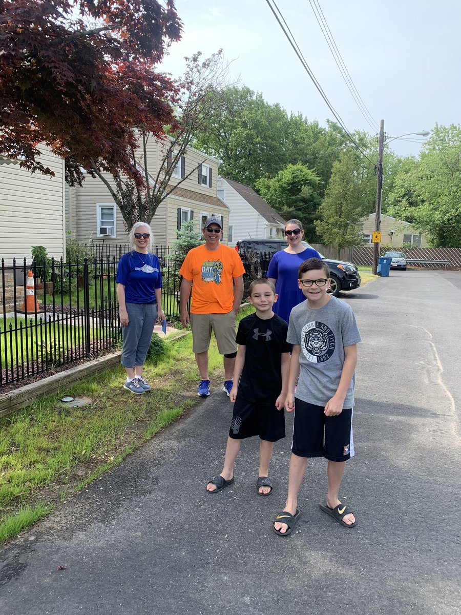 dawn_tringali's tweet photo. Thank you to the CRS teachers and PTO for the sign! Matthew was soo beyond excited to see his teachers. #CRSMustangs #BeTheGood #HazletProud #WeLoveOurTeachers @NJ_Catena @MrsPawlicki_CRS https://t.co/iBKEtlOzxJ