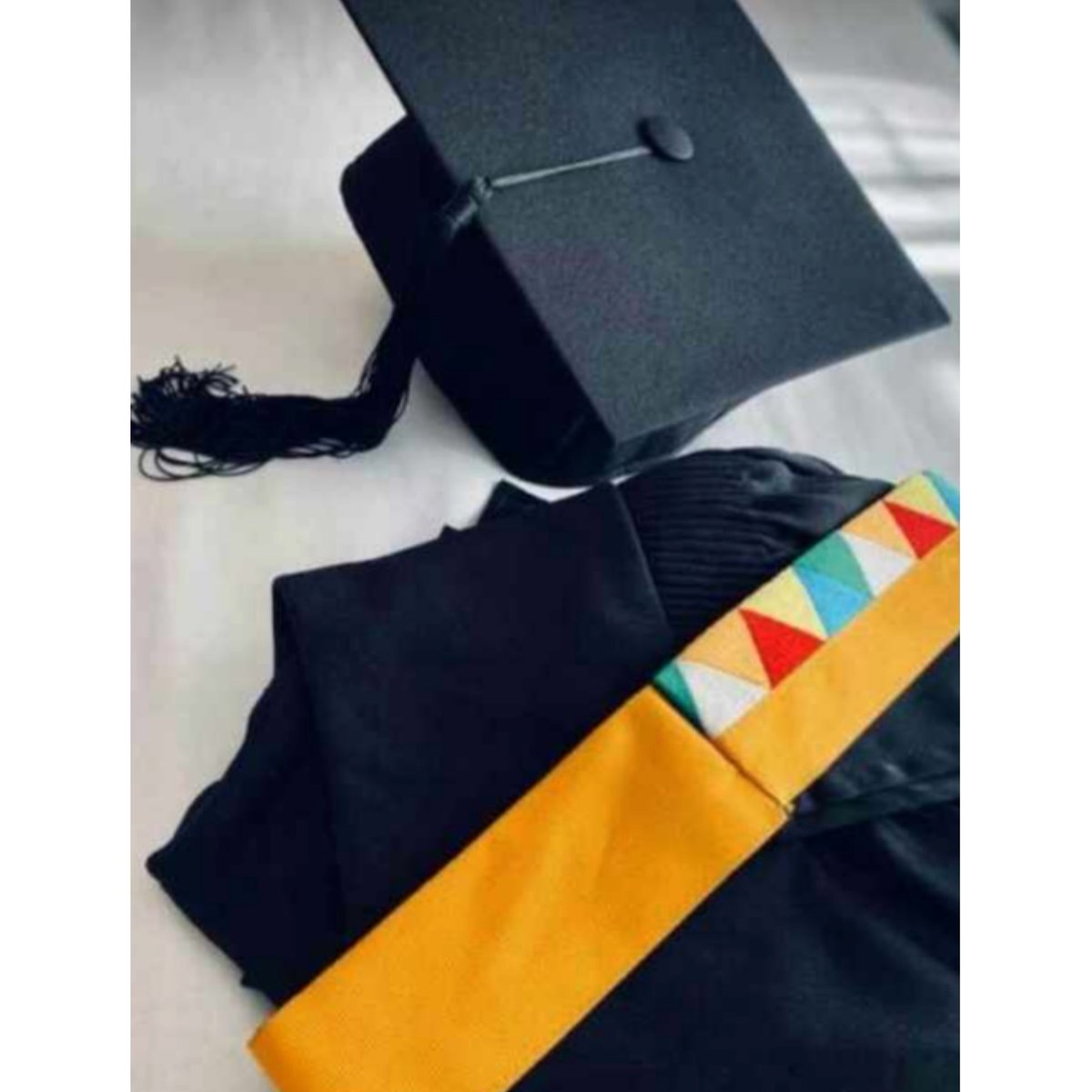 ZethuZeei's tweet photo. Let me introduce myself and I am Zethu Sharon Cele a BACHELOR OF BUSINESS ADMINISTRATION GRADUATE!!😱😭👩‍🎓🤸‍♀️💃🎉🍾🥂❤️❤️😍
#UkznGrad2020 #UkznVirtualGraduation #ItCanBe #SheIsNotJustAWoman #SheIsMore #NeverthelessShePersisted #WomanOfResilience https://t.co/oqkQznuSS4