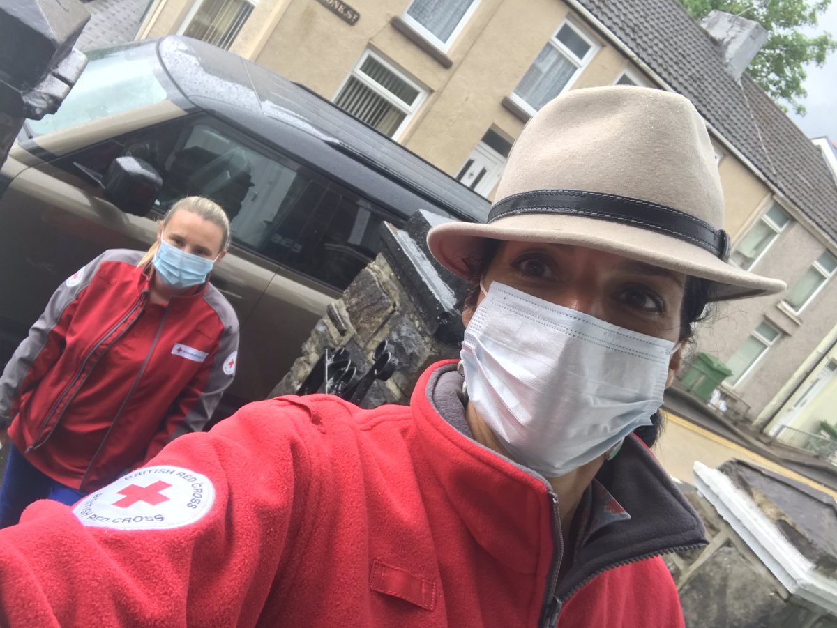 #LivesMatter in #Aberdare supporting the #isolated and #shielded with a #fooddrop and #smile <a href="/RedCrossWales/">Red Cross Wales</a> <a href="/VAMTtweets/">VAMT</a>