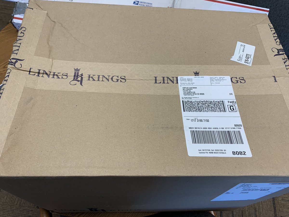 vogeygolf's tweet photo. What could be in the box? I host a few long-time friends almost every year and this year we’re going to @Ballyneal and the box is full of gifts
#AmericasHost #7luckyguys https://t.co/uNrfgEakWT