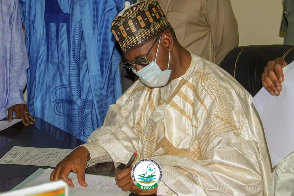 wampa80's tweet photo. His Excellency Engr. Prof. Babagana Umara Zulum mni, FNSE, the Executive Governor Borno State. While Signing a First Batch Of GIS Based Certificate Of Occupancy at @BornoGis Office, Borno State.
#BOGIS #DigitizeLand #NewBorno #LandTransformation @BornoMedia https://t.co/WYDfgImOsg