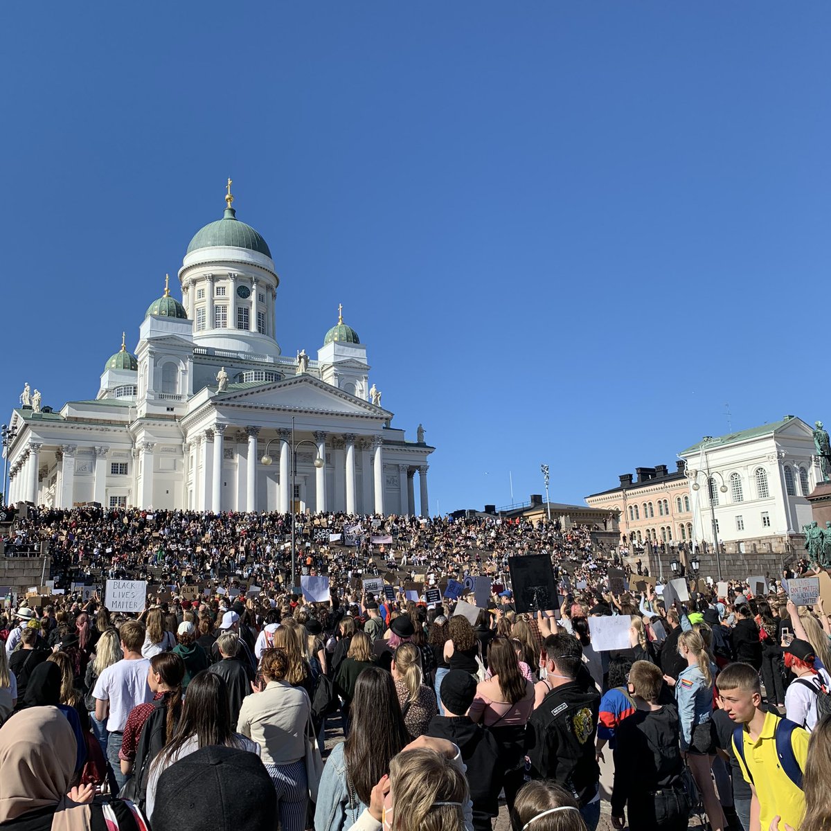 achilleansam's tweet photo. @derantemac01 helsinki, finland🇫🇮 https://t.co/jd9ArtzL08