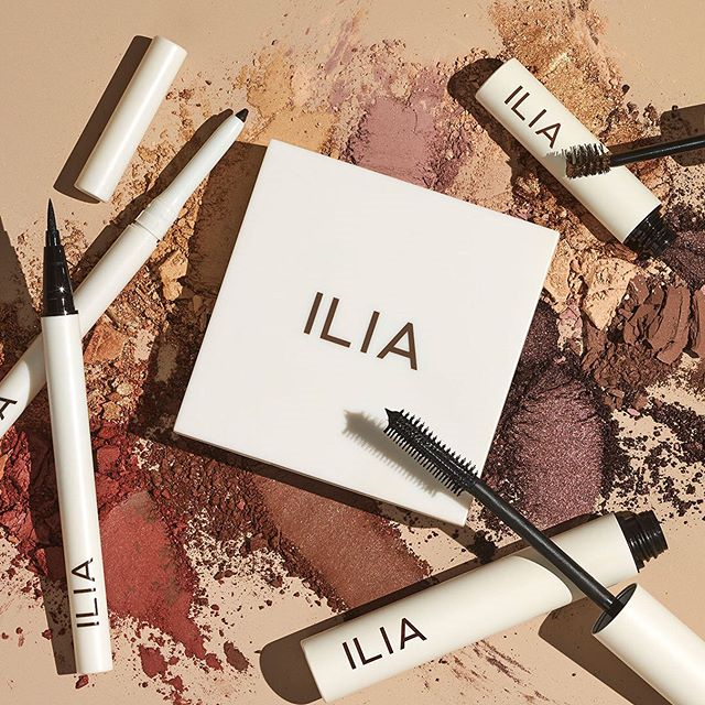 ecomakeupcom's tweet photo. Una de las mejores ideas de belleza es, sin duda, los OJOS EYELINER, imprescindibles para un buen maquillaje natural. 🌿💚 Se usan tanto lápices como pinceles, que harán que tu mirada destaque por encima del resto. 👀@iliabeauty  #EcoMakeUp #MaquillajeNatural https://t.co/nYGO0SP9o9