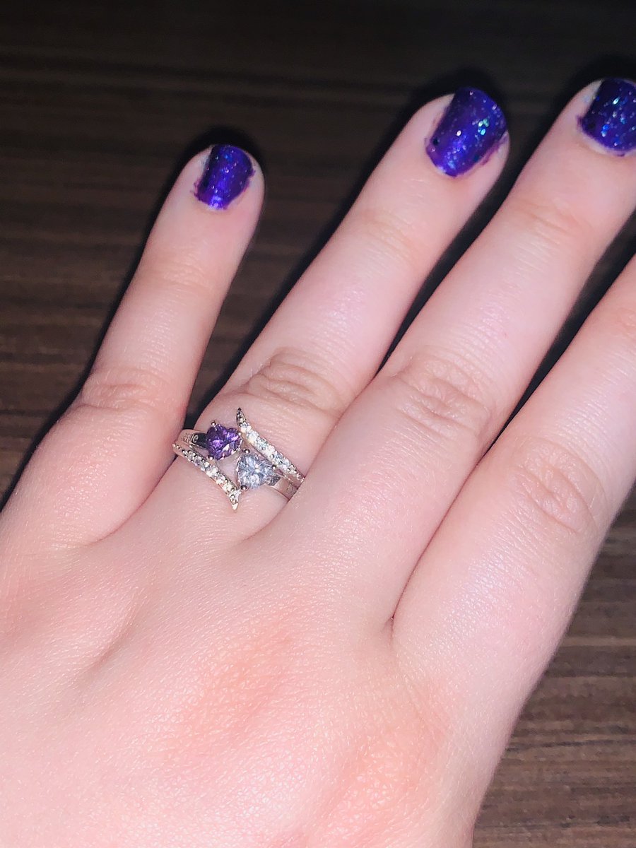 aScoobySnak's tweet photo. My baby got me a promise ring 😭❤️ So happy every day with him! XOXO 😘 @jessiepetersen_ https://t.co/t5oci10Yrj