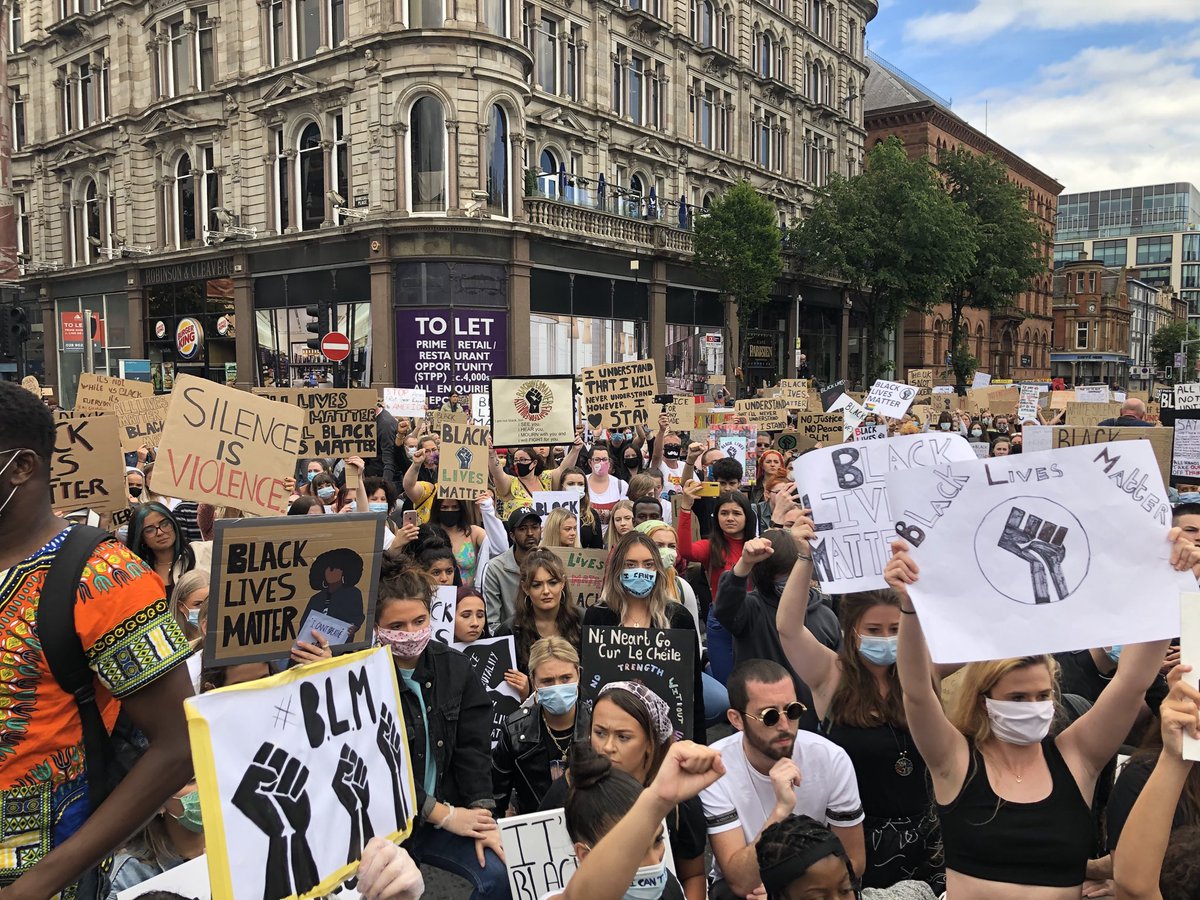 DavidYoungPA's tweet photo. Thousands of demonstrators have taken over Belfast city centre for a #BlackLivesMatter protest. Ongoing for two hours and counting. Crowds packed together in the centre with others socially distancing at the edges. https://t.co/uaTbEvk9Dq