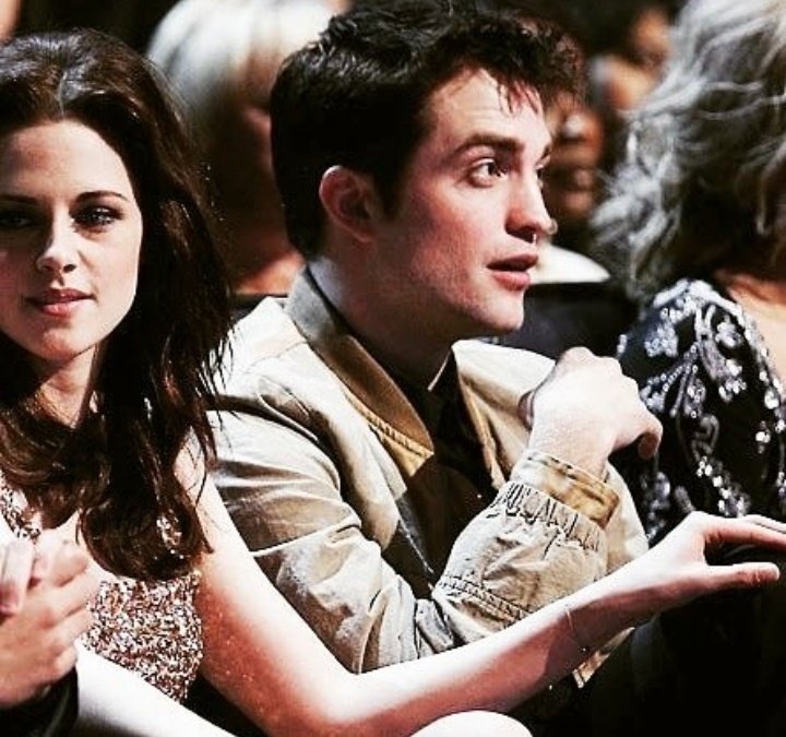  #Robsten  #Pahira  #ParasChabbra  #ParasChhabra  #TheRaddking Hand on knees..