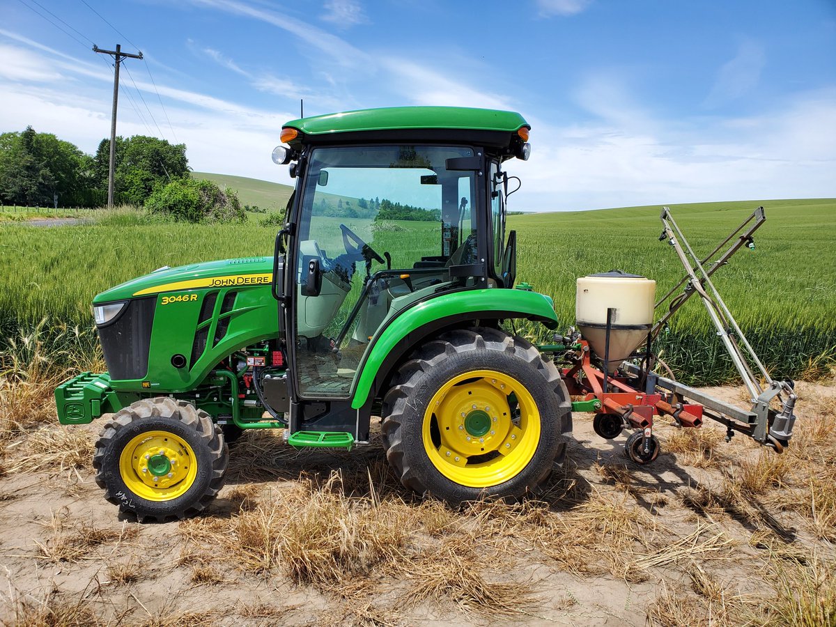 The new tractor is wired up and ready to spray a 2nd round of fungicides as we continue to see stripe rust spread across the state.
