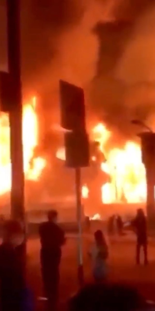 GaelAmar3's tweet photo. Así se encuentra EUU, la gente se canso, abrió los ojos. https://t.co/ka9KZjUMBf