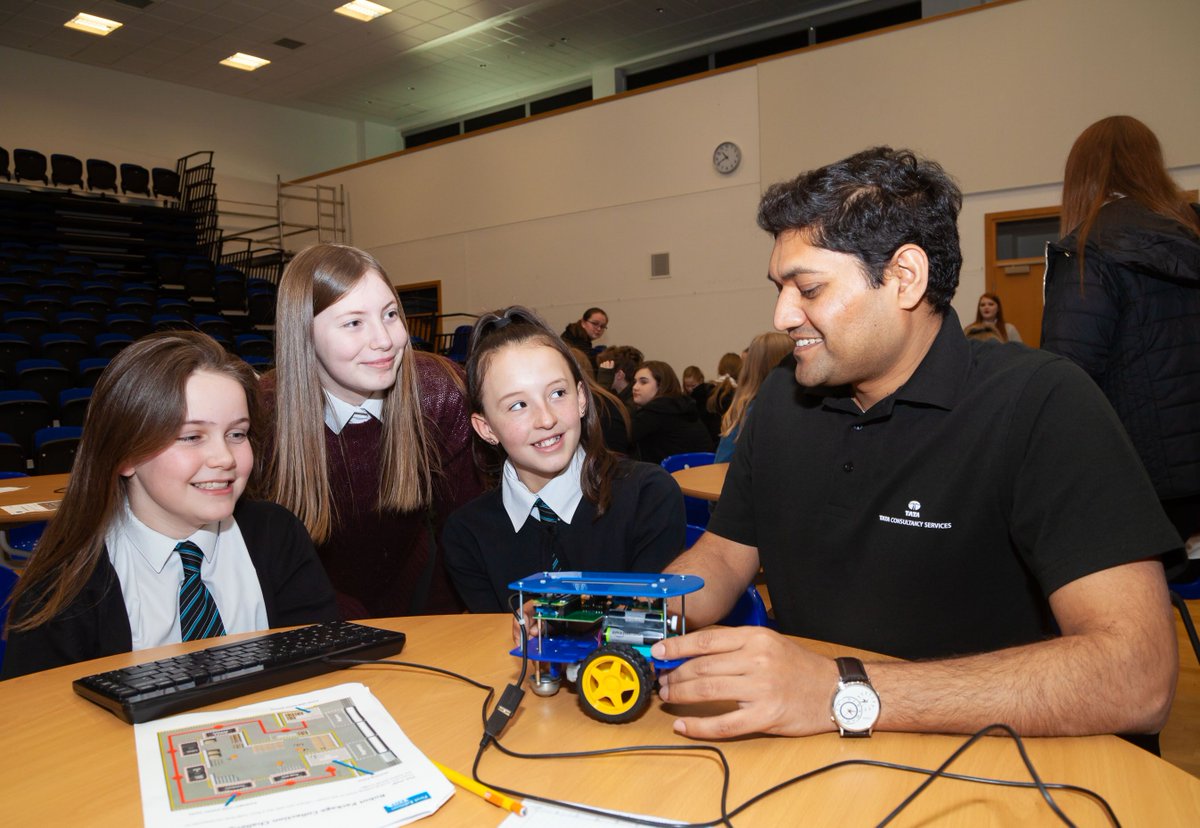 EDT (@theedtuk) on Twitter photo #VolunteersWeek "It was a great feeling helping the children and watching their skills develop. Also great for my own professional development.”- Calum McLean, <a href="/networkrail/">Network Rail</a> #VolunteersWeek "It was a great feeling helping the children and watching their skills develop. Also great for my own professional development.”- Calum McLean, <a href="/networkrail/">Network Rail</a>