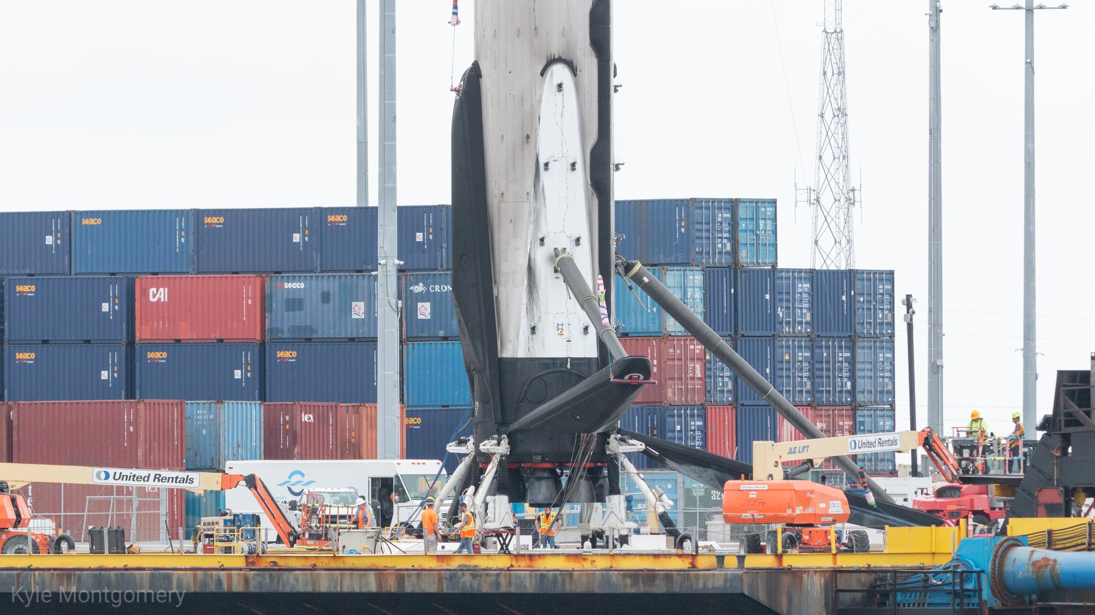 Falcon 9 (Crew Dragon Demo-2) - KSC - 30.5.2020 (2/2) - Page 7 EZmWIa_WoAkxMcQ?format=jpg&name=4096x4096