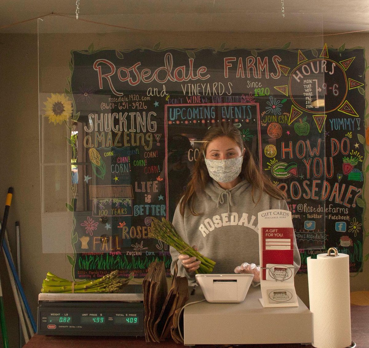 Keeping #COVID19 safe and free here at Rosedale Farms! 😷🍇 Our team at Rosedale keeps every aspect of the Farm under strict precautionary routines to help battle the spread of the coronavirus, as well as keep our Customers and Staff as safe as possible! 🌽☀️ #ctgrown