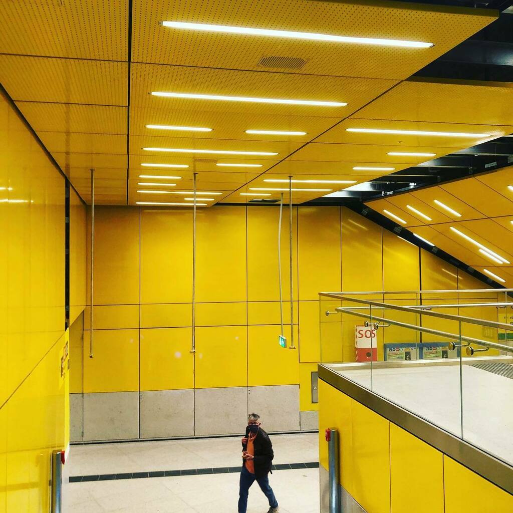 Schön zu sehen, dass es beim Umbau der U-Bahnhaltestelle am Sendlinger Tor vorangeht. 🚇🚇🚇 #münchen #mvg #münchenliebe #munichstagram #münchenstagram #münchenblogger #sendlingertor #ubahn instagr.am/p/CA-n8gGgKfC/