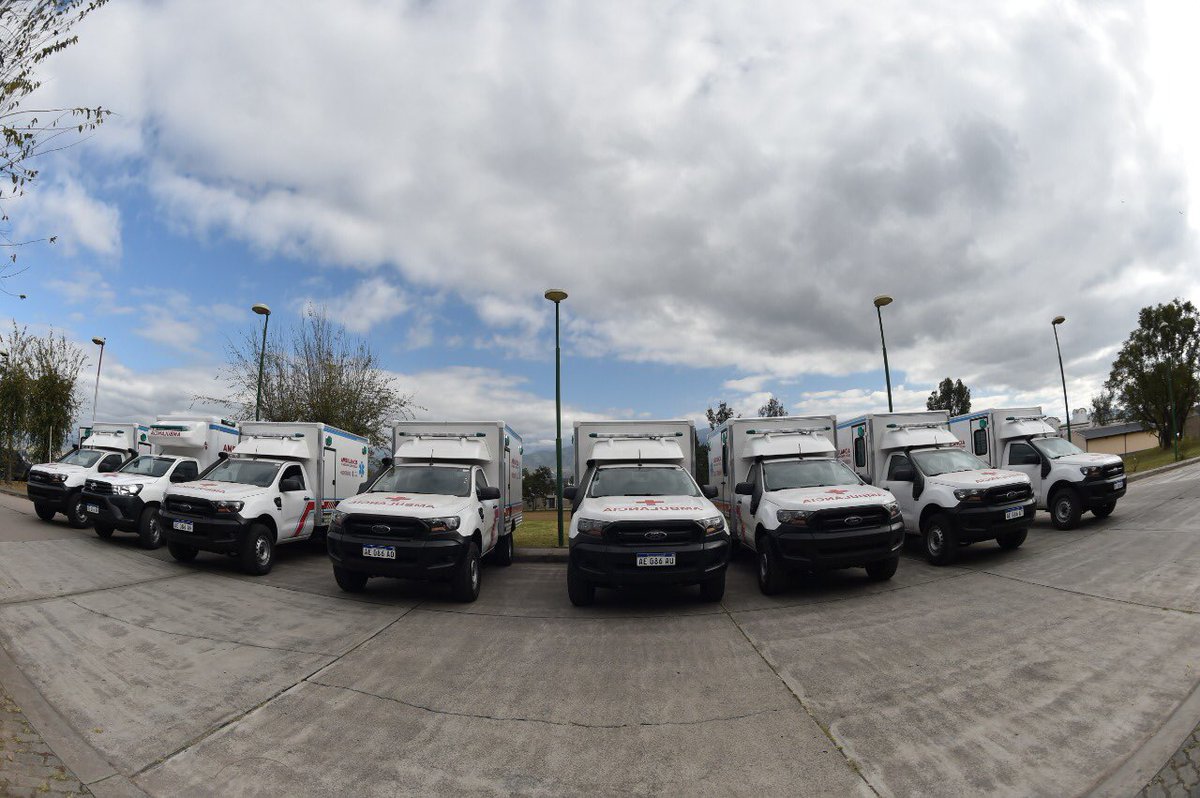 Seguimos fortaleciendo el sistema de salud en toda la provincia 🚑

Hoy los hospitales de La Poma, Nazareno, Salvador Mazza, Las Lajitas, Rosario de Lerma, La Candelaria y San Carlos cuentan con nuevas ambulancias.
