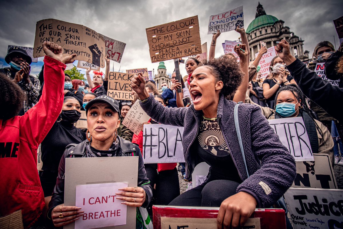 Kscott_94's tweet image. Possibly the most striking images I have taken in my 8 years behind the lens. Absolute scenes here in Belfast, Northern Ireland as over 1000 protesters take to the streets for George Floyd #GeorgeFloyd #BLMBELFAST2020 @BelTel