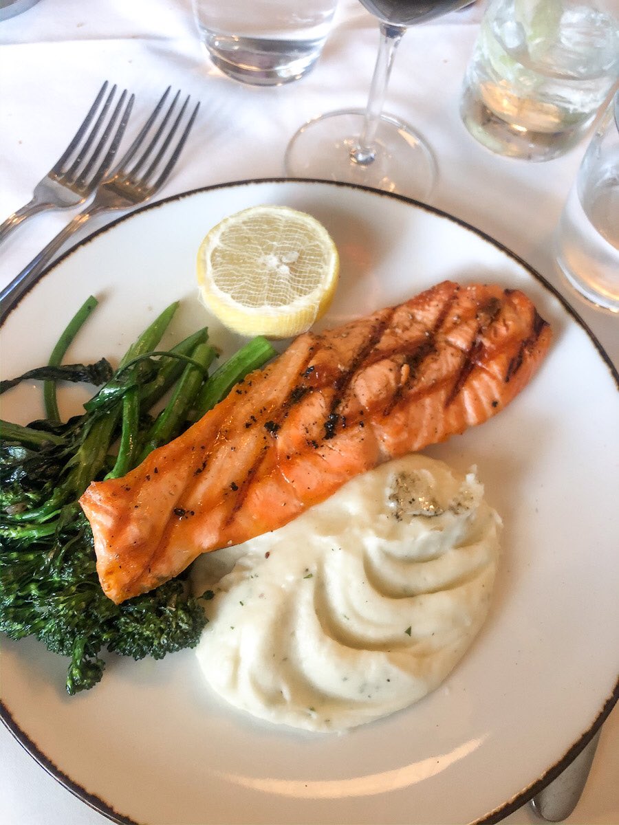 Porta Via Beverly Hills is open today between 10am-1pm 💗

Mandated curfew commences at 1pm sharp. 

Please order early for pick up and delivery! 🚚 

#portaviabh #beverlyhills #takeout #delivery