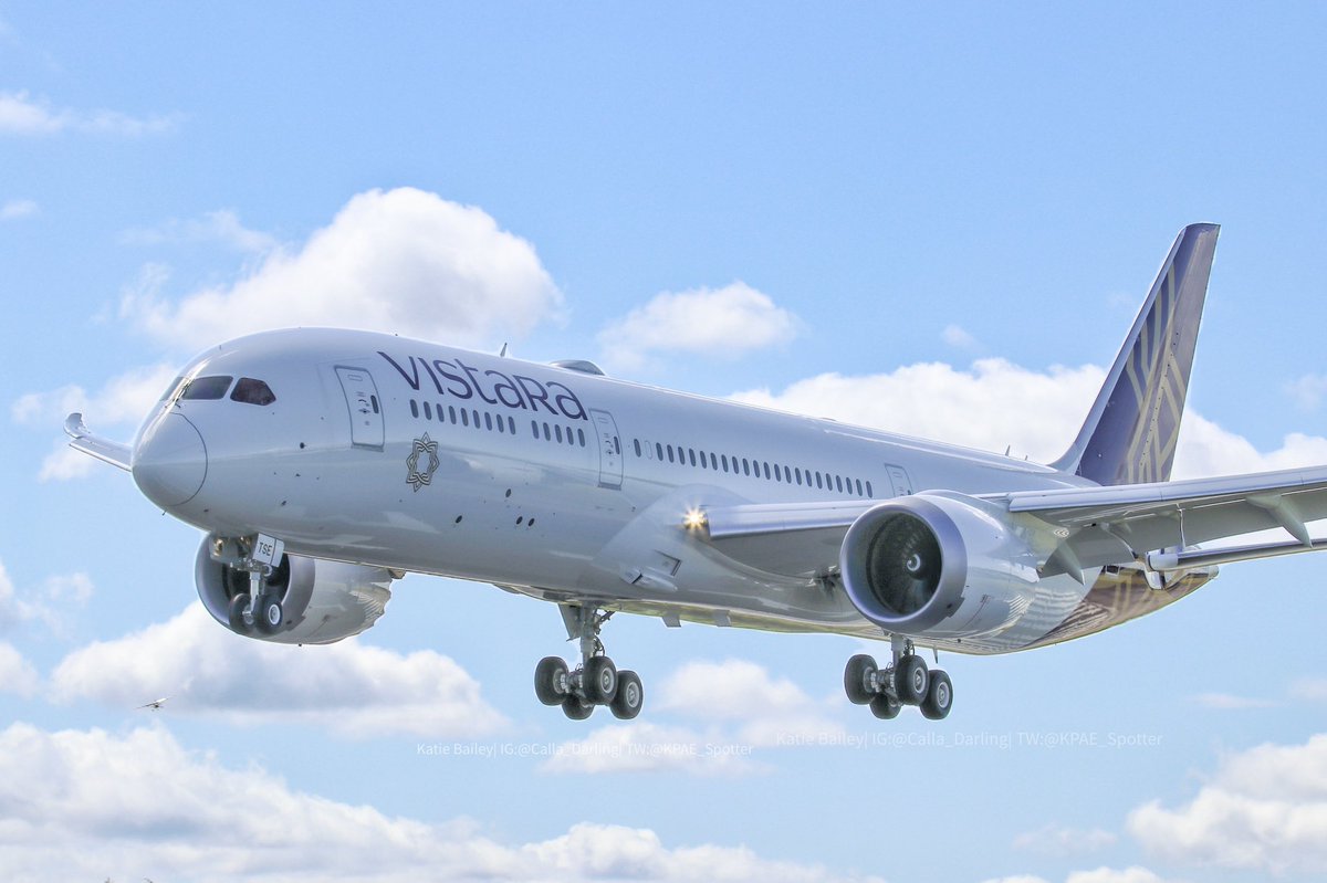 KPAE_Spotter's tweet photo. Boeing test flight of Vistara 787-9, VT-TSE, flew PAE👉PDX👉PAE and did a number of touch and goes using both directions of the PAE runway. BOE416 Heavy on 1 Jun 2020.
#Vistara #spotvistara #VTTSE #Boeing #Boeing787 #b787 #Dreamliner #PAE https://t.co/LbVr7Av1Ha