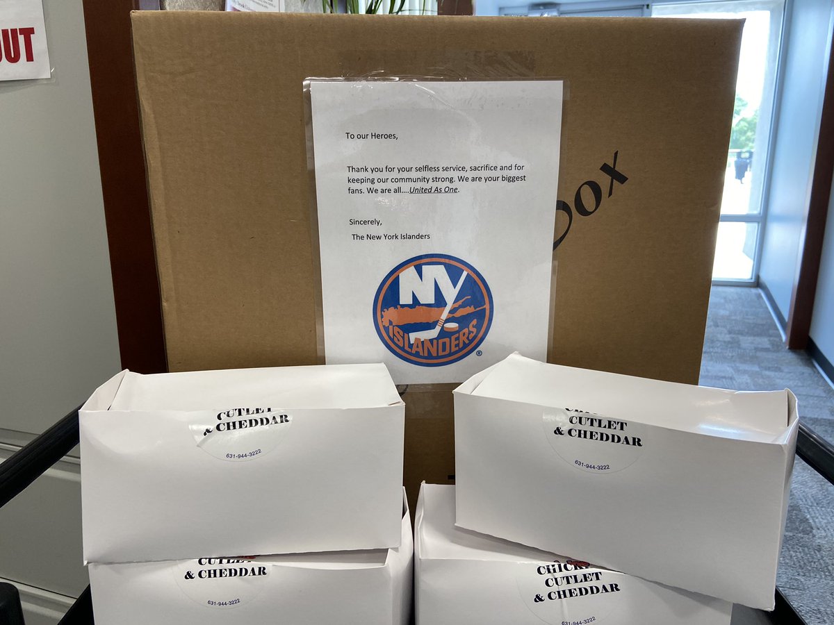 MaureenColeRN's tweet photo. Thank You!  To the New York Islanders and their delivery of boxed lunches to our front line staff in the Children’s Hospital and Women’s Services. We truly appreciate your support!!!! @StonyBrookMed @StonyBrookKids https://t.co/xlS7N2O4sy
