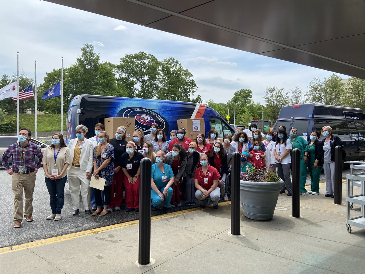 MaureenColeRN's tweet photo. Thank You!  To the New York Islanders and their delivery of boxed lunches to our front line staff in the Children’s Hospital and Women’s Services. We truly appreciate your support!!!! @StonyBrookMed @StonyBrookKids https://t.co/xlS7N2O4sy