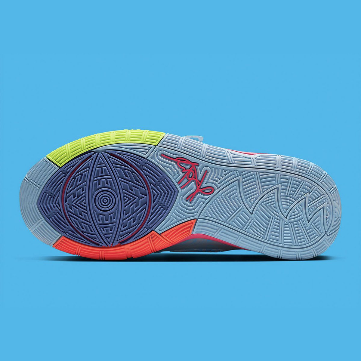WalkCrep's tweet photo. Nike Kyrie 6 “Pool”
⠀
💥Cop or Drop?💥
⠀
🔵 Release date: Coming Soon
⠀
🔵Price: $110 USD

#kyrie6 #kyrie #kyrieshoes #kyrie6s #officialcrepwalk #nikekyrie #nikekyrie6 #nikekyrie6pool #basketball #nba https://t.co/rbcK6sMrYt