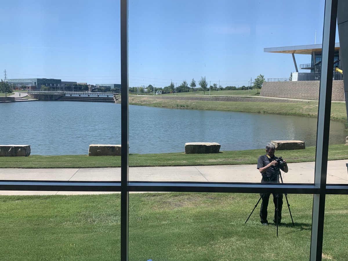 GPPDCrimeScene's tweet photo. This is why he’s the best. He never stops learning, never stops training. So glad he’s hear at ⁦@GrandPrairiePD⁩. #CSIlegend #TrainingwithaView #InvestigatorJames https://t.co/Gq9V6kFe8N
