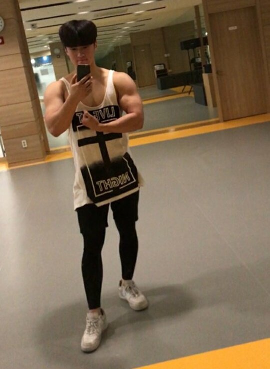 Jeondding_tk's tweet photo. 2012                                2014
2017                                2019
                     2020? https://t.co/pITv9bjEWa