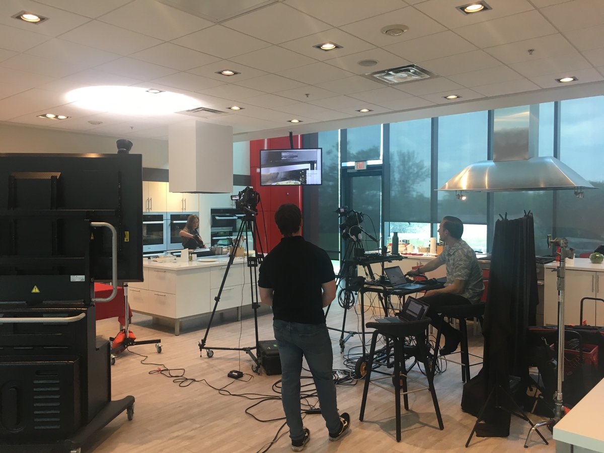 MieleCanada's tweet photo. We're live now with Connie from @cafedipTO! Join us now for a #LiveCookingDemo as she prepares her Signature Veal Parmigiana https://t.co/Q8BEeTQ71S #MieleDinesLocal https://t.co/1ErbQGPJcT