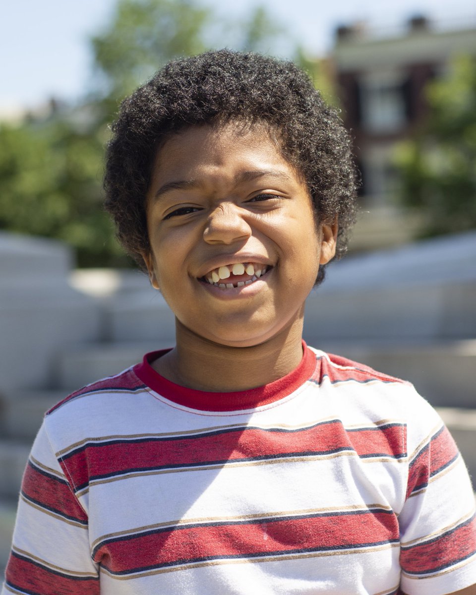 Rae_Fines's tweet photo. I decided to create some positive images of Black people and put them out into the world. Enjoy these smiling black faces. They are not scary or threatening or thugs.

All these photos were taken along Monument Ave in Richmond,VA

#BLM #BlackLivesMatter #richmondva #notthugs https://t.co/YTR4yaCOfd