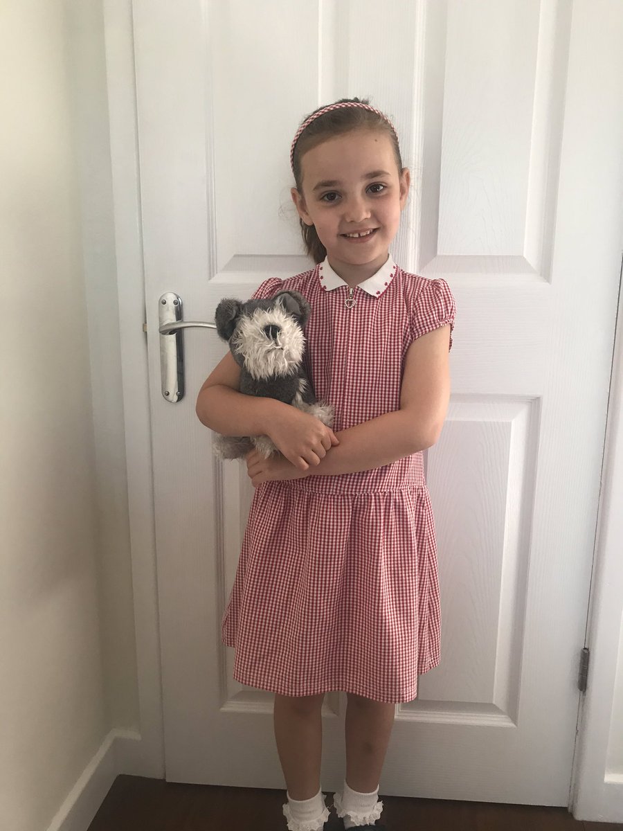 LisaDMills's tweet photo. @MWISClass7 Violet wanted to wear her school summer dress on Monday, she is continuing with her plant diary and really enjoying reading the oxford owl e-books. https://t.co/qc36krduXM