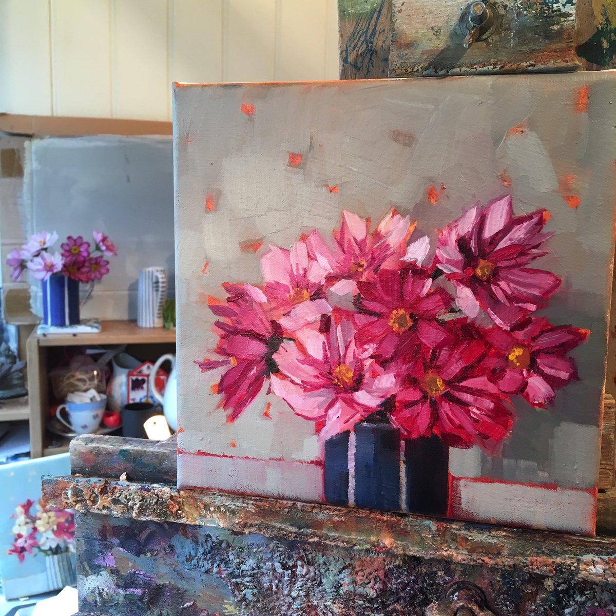 Little painting of Cosmos in progress. #cosmos #pink #pinkcosmos #flower #flowers #flowerpainting #flowerpaintings #floral #floralpainting #stilllife #stilllifepainting #pink #oilpainting #art #artiststudio