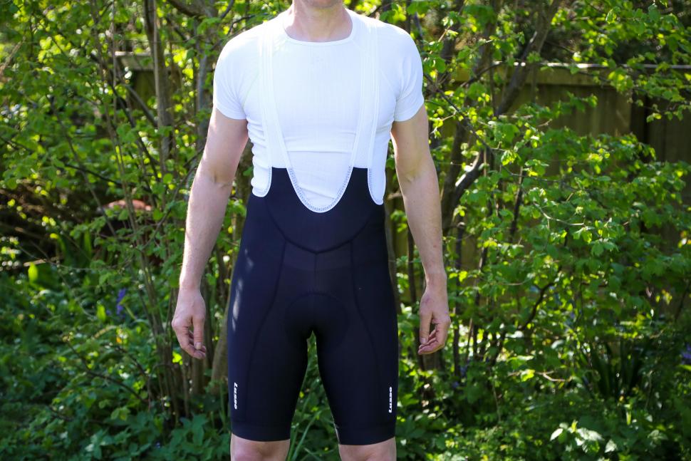 Review: Lusso Turbo Bib Shorts - v.comfortable pad for static training &amp; real world riding on gravel, for a decent price
road.cc/274069
#cycling @LussoClothingUK