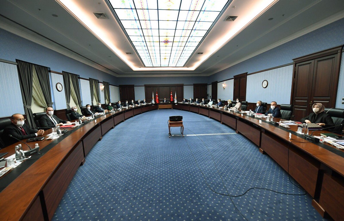 Genel Başkanımız ve Cumhurbaşkanımız Sayın <a href="/RTErdogan/">Recep Tayyip Erdoğan</a> başkanlığındaki AK Parti Merkez Yürütme Kurulumuz (MYK) “yeni normal” şartlarına uygun olarak toplandı. Hayırlara vesile olmasını diliyoruz.