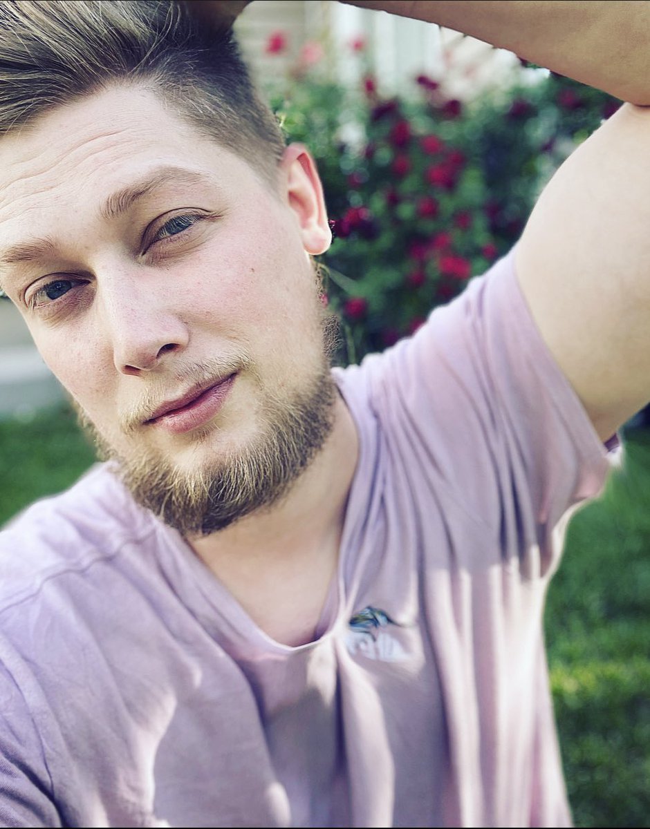 Classic Scott pose.