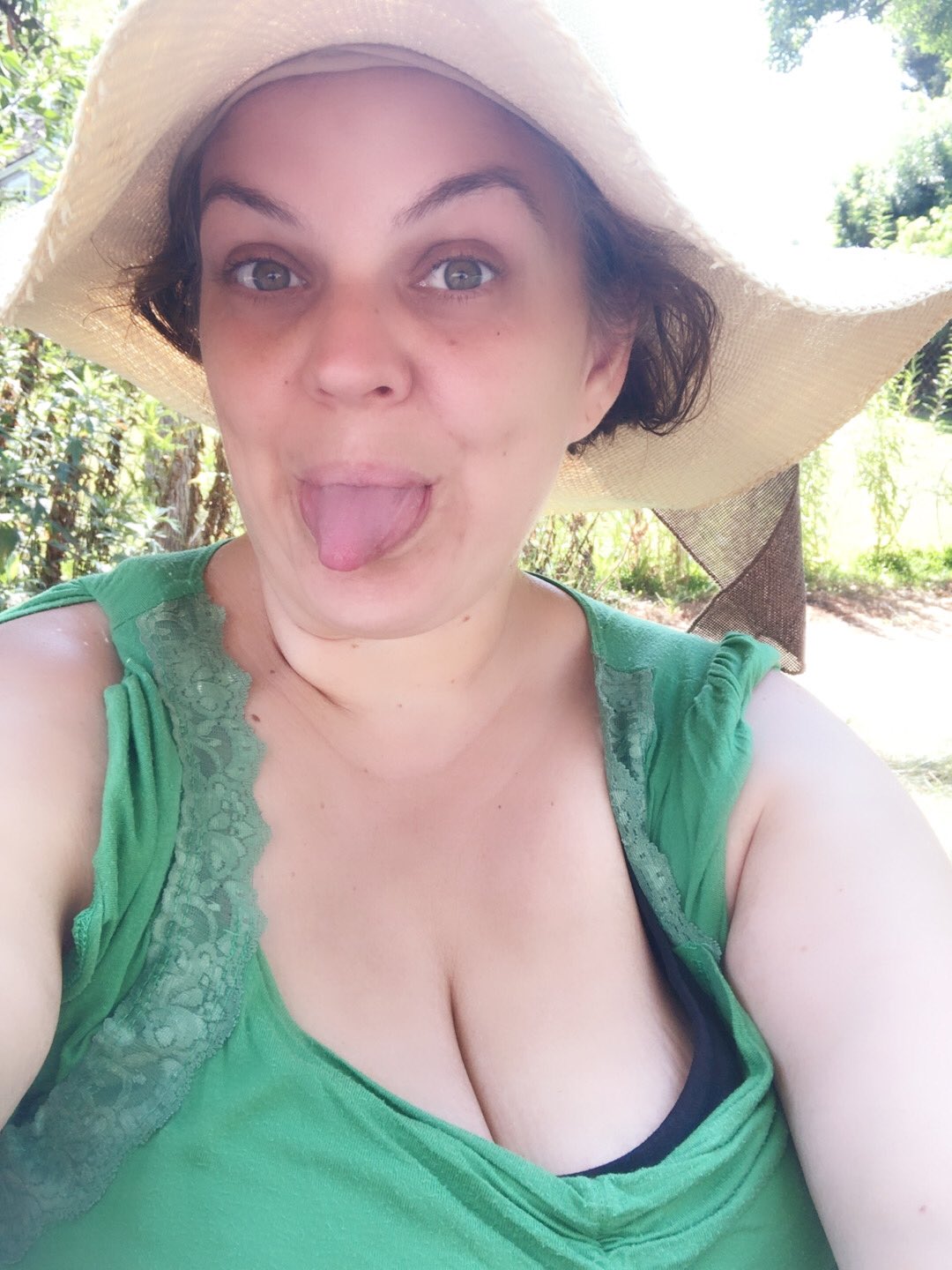 Devilyn Redd on X: I tried to stay at home but nature called and said go  outside and bake in the 90° weather. It will give you an excuse to wear your